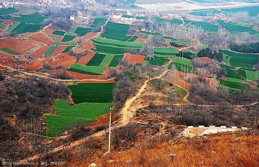 关键词:田野里的小山村 农田 村庄 山地 田园风光 自然景观 摄影 300