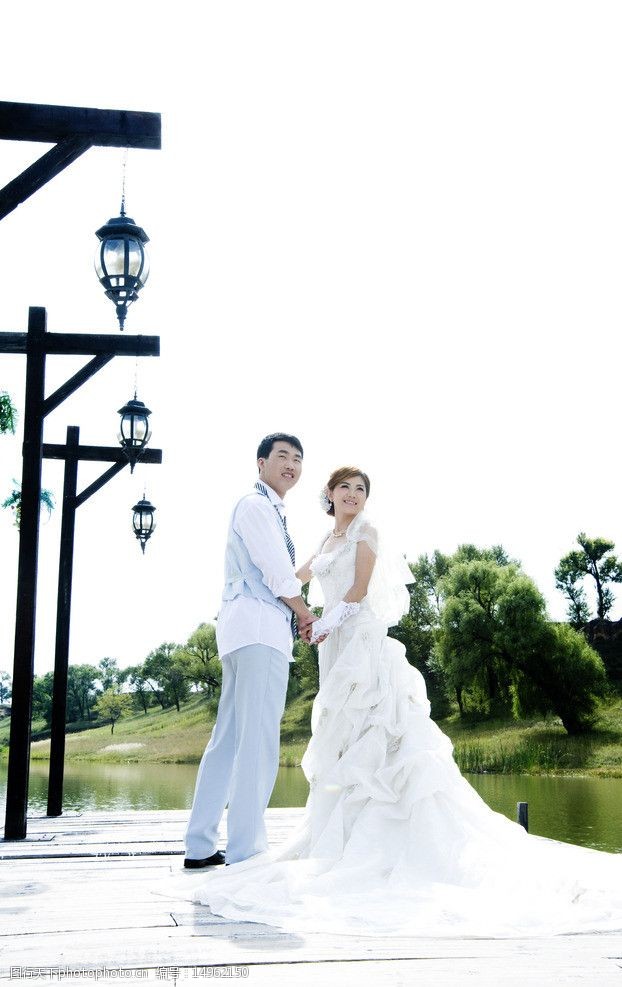 龙皓晨圣采儿举办婚礼圣采儿婚服新造型好美可惜却有一个遗憾8188www威尼斯官网