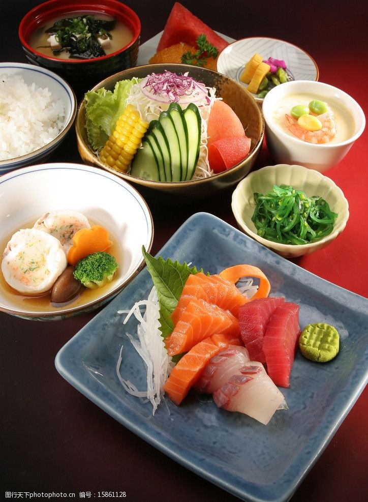 日本料理套餐原料图片