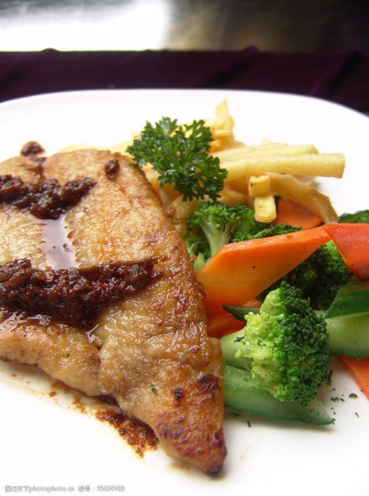 关键词:桑巴鱼排 鱼排 西餐美食 餐饮美食 摄影 72dpi jpg