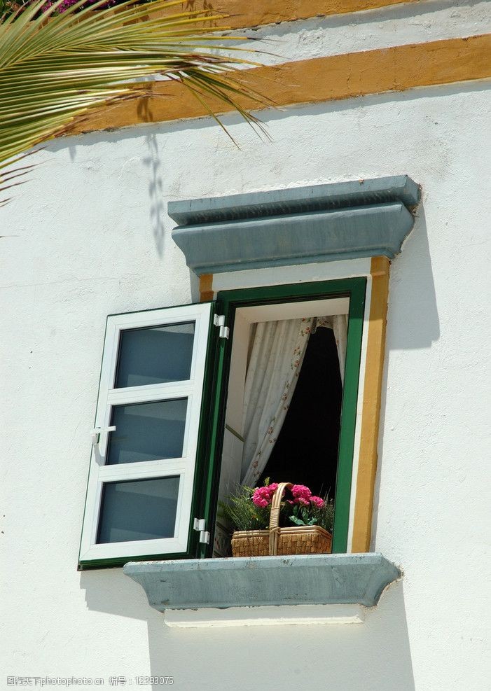 房屋小窗户图片
