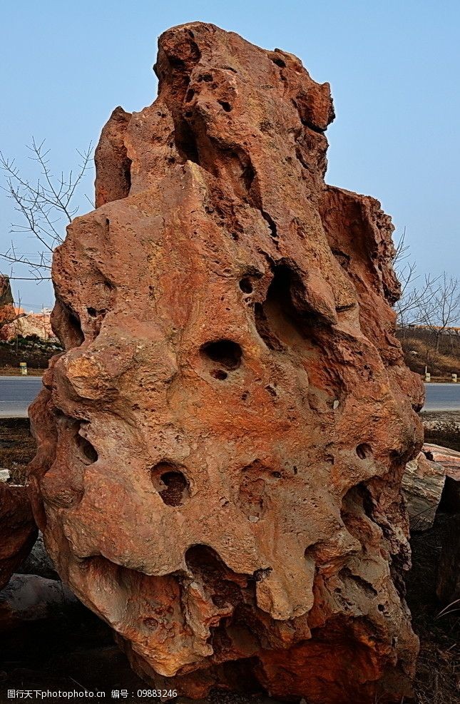 奇石卵石穿孔图片