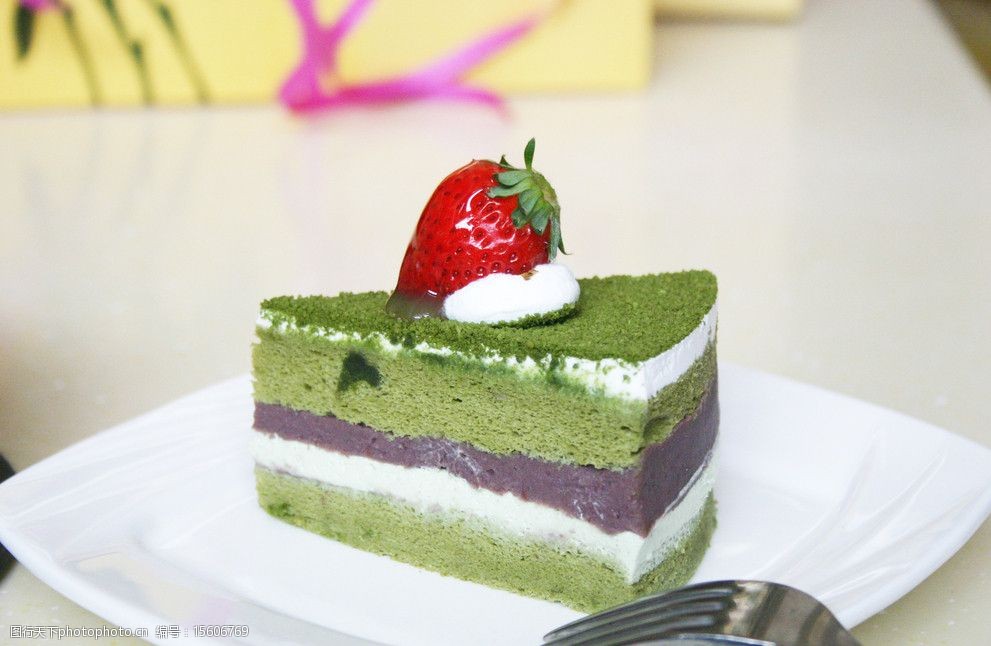 红豆抹茶慕斯蛋糕图片