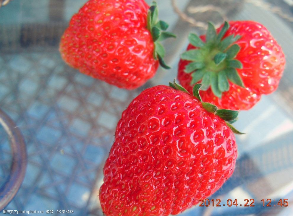 像草莓的红色水果图片