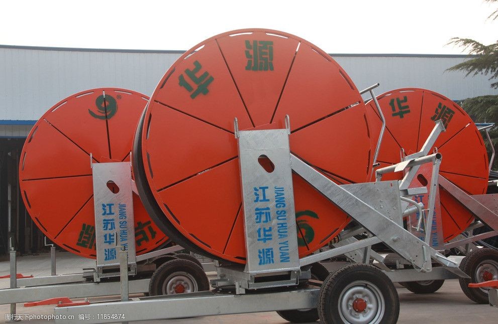 抗旱设备卷盘式喷灌机图片