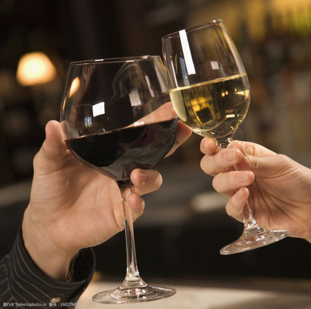 节日聚会干杯图片