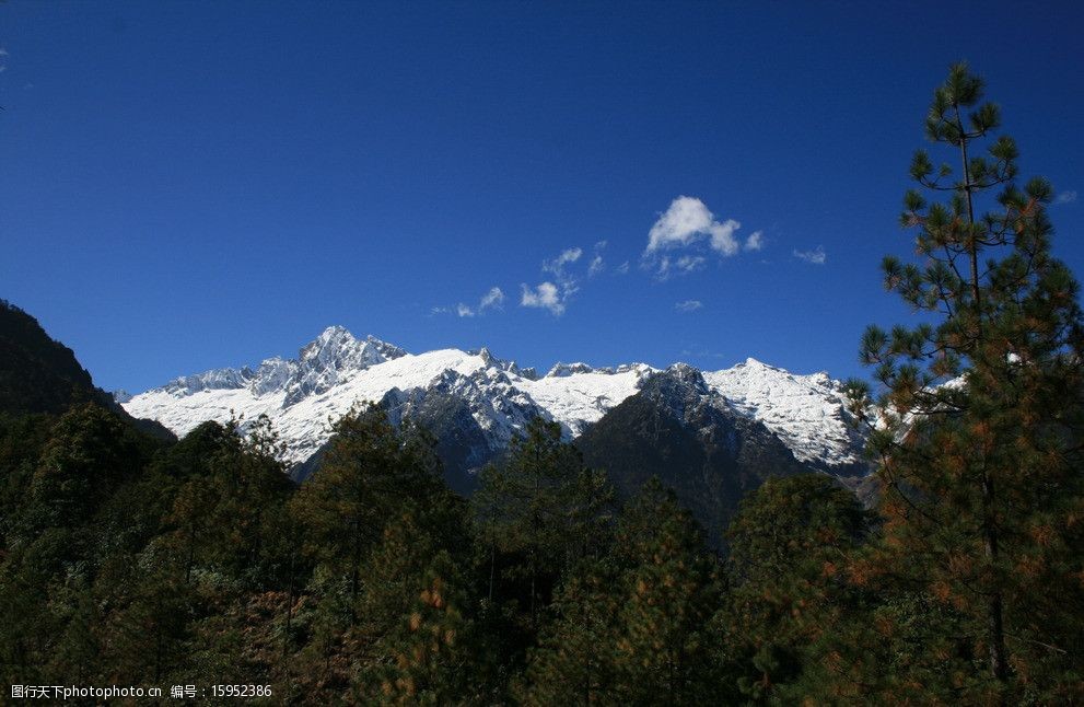高黎贡山主峰图片
